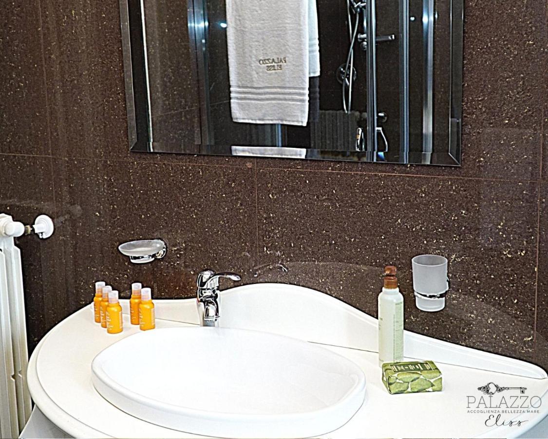 B&B Palazzo Eliss Di Bartocci Srl Margherita Di Savoia Bagian luar foto