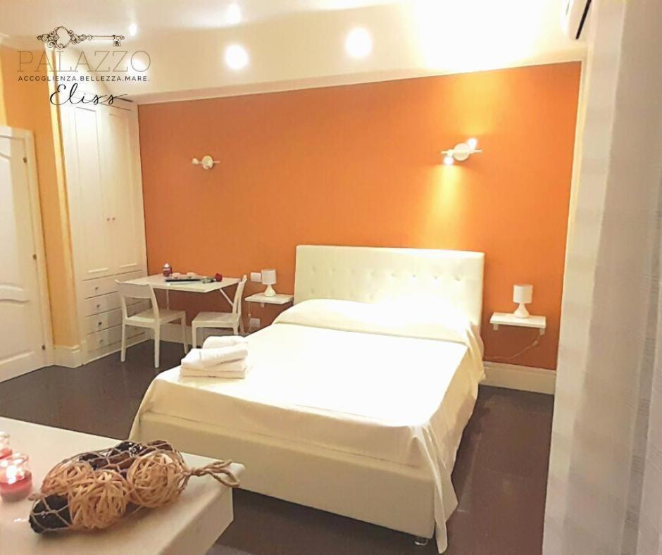 B&B Palazzo Eliss Di Bartocci Srl Margherita Di Savoia Bagian luar foto