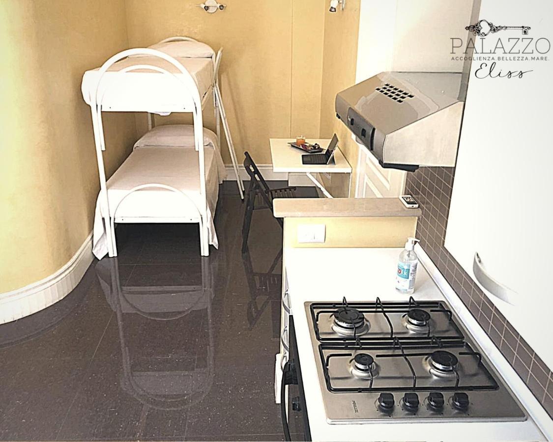 B&B Palazzo Eliss Di Bartocci Srl Margherita Di Savoia Bagian luar foto